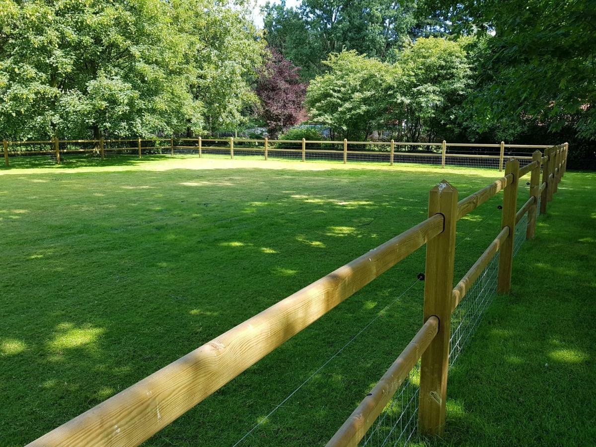 HertsbergeThe Two Oaks - Private Garden For Guests别墅 外观 照片